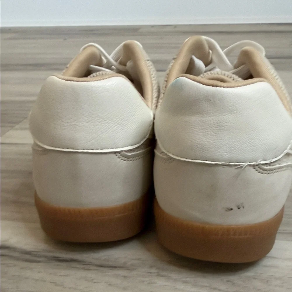 NWOT Dolce Vita Beige Casual Sneakers with White Laces Siz 8.5 Womens - Picture 5 of 16